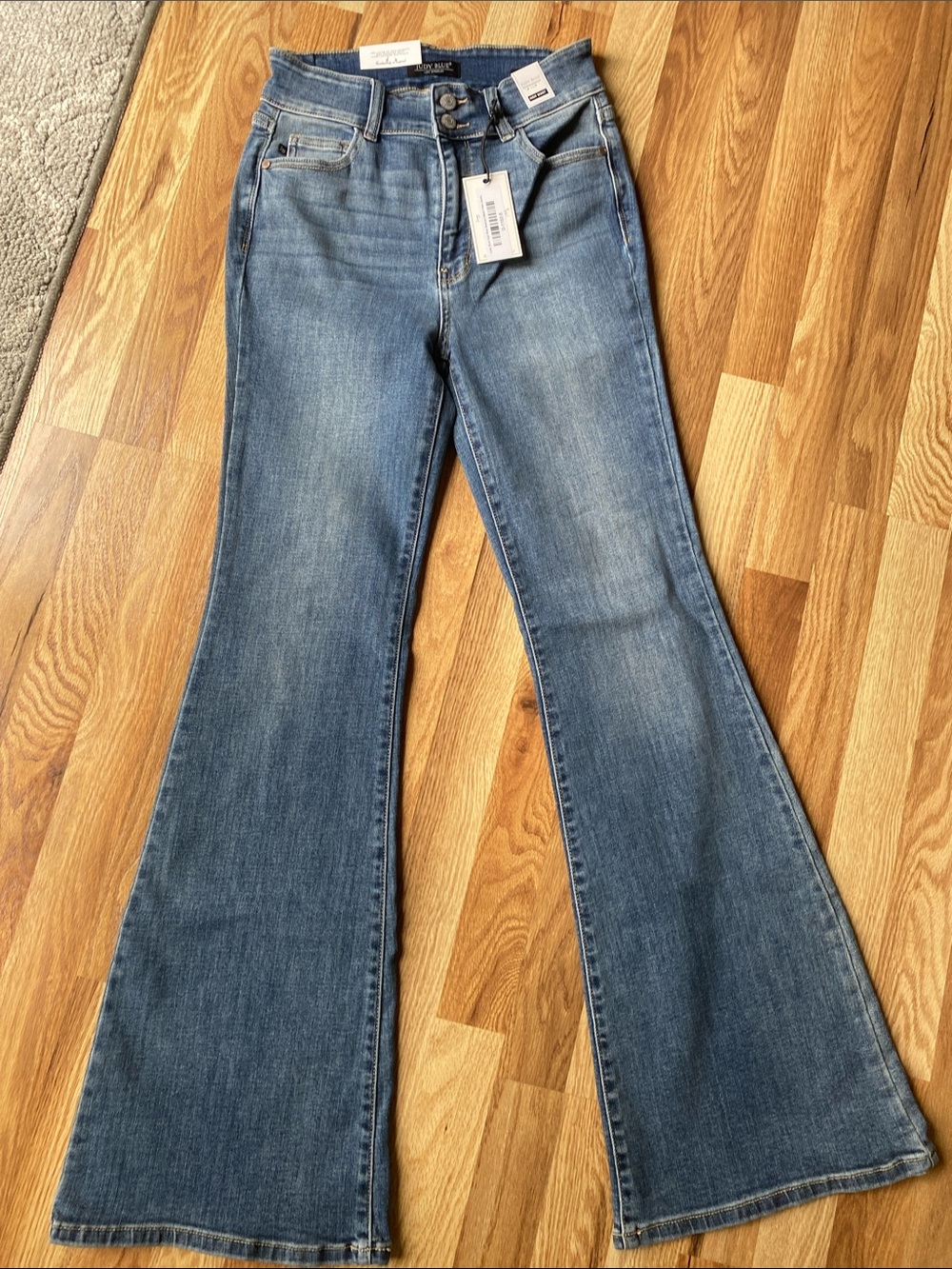 Judy Blue Medium Wash High-Rise Flare Jeans. NWT.